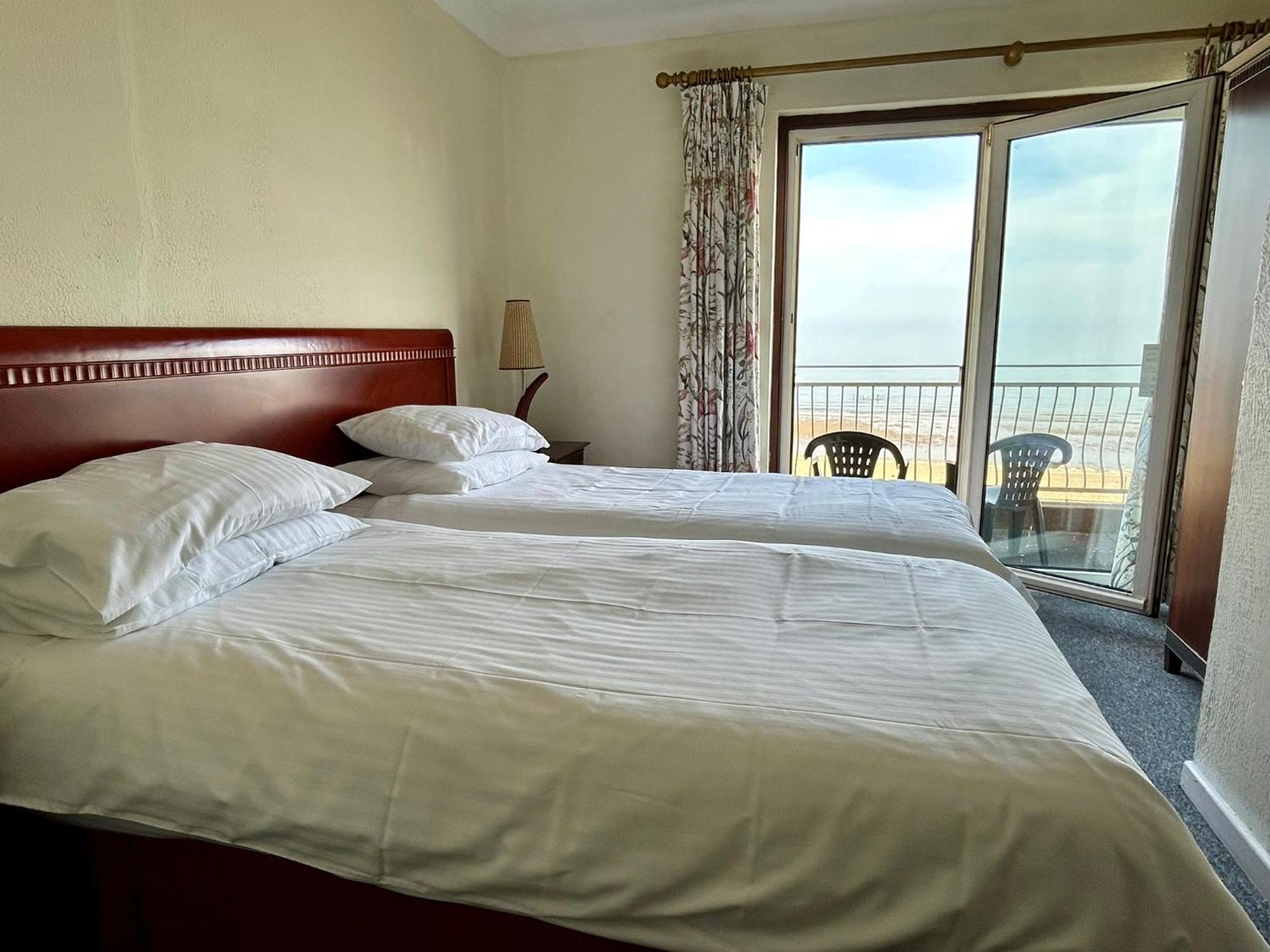 Bay View - Seafront, Sandown - Free Car Ferry For Bookings Of 3 Or More Nights, Subject To Availability Zewnętrze zdjęcie